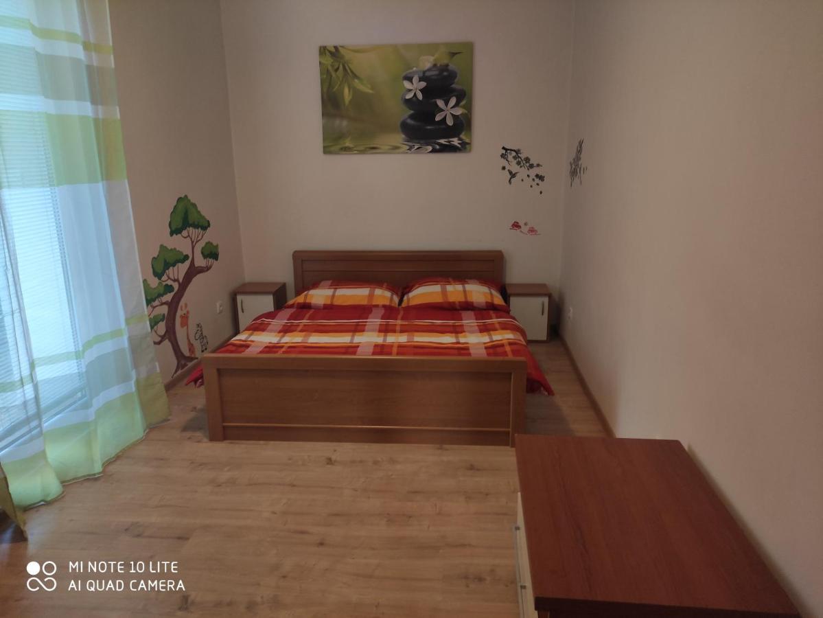 Apartman Lucky 5 Izbovy Rodinny Dom Eksteriør bilde
