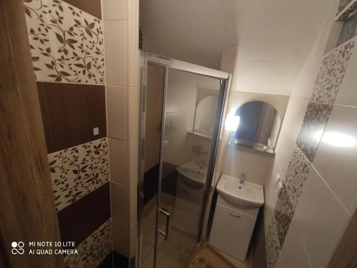 Apartman Lucky 5 Izbovy Rodinny Dom Eksteriør bilde